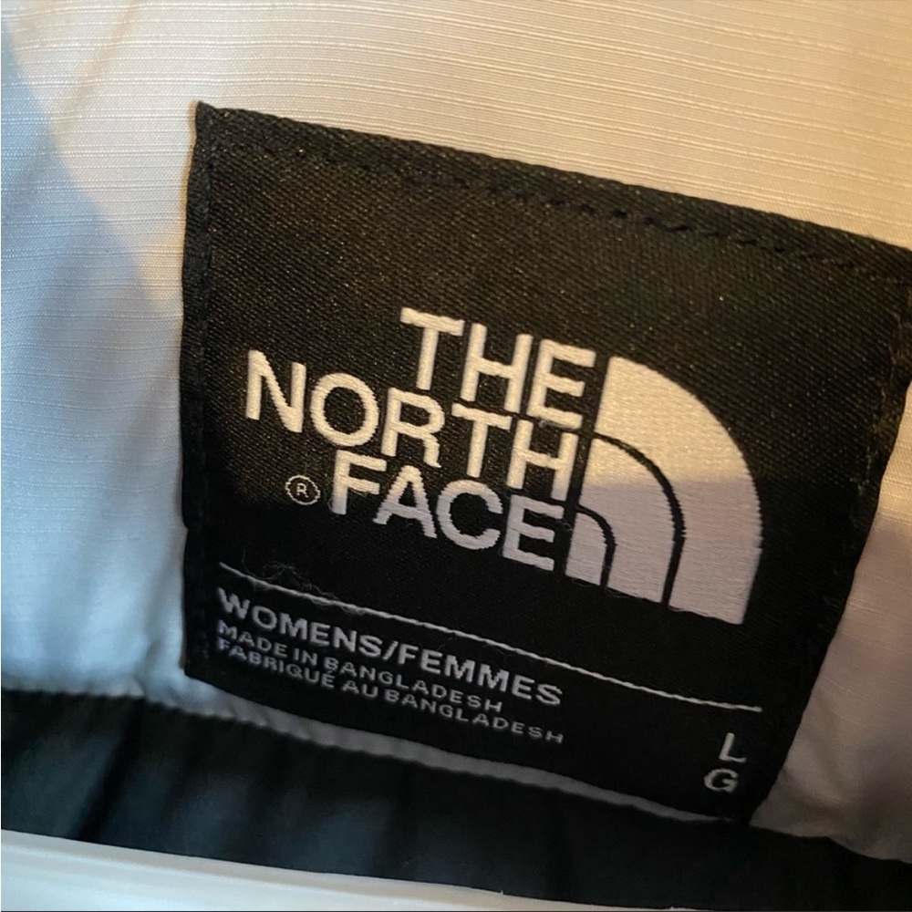 The North Face Puffer Jacket - Picture 4 of 4